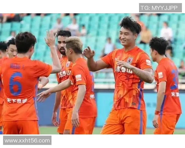 方便与泰山现场直播的对比分析与观众体验探讨 方便与泰山现场直播的对比分析与观众体验探讨