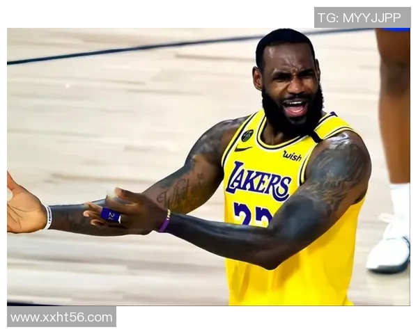 詹姆斯在季后赛中获得三双表现，刷新了个人记录