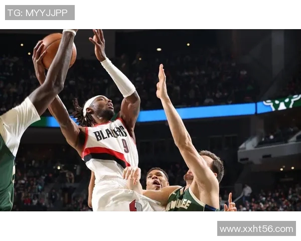 雄鹿与开拓者的巅峰对决360度全景回顾与精彩瞬间解析 雄鹿与开拓者的巅峰对决360度全景回顾与精彩瞬间解析